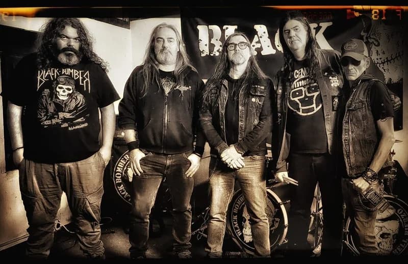 Black Bomber arden con su tercer asalto “heading to hell” y estrenan bajista