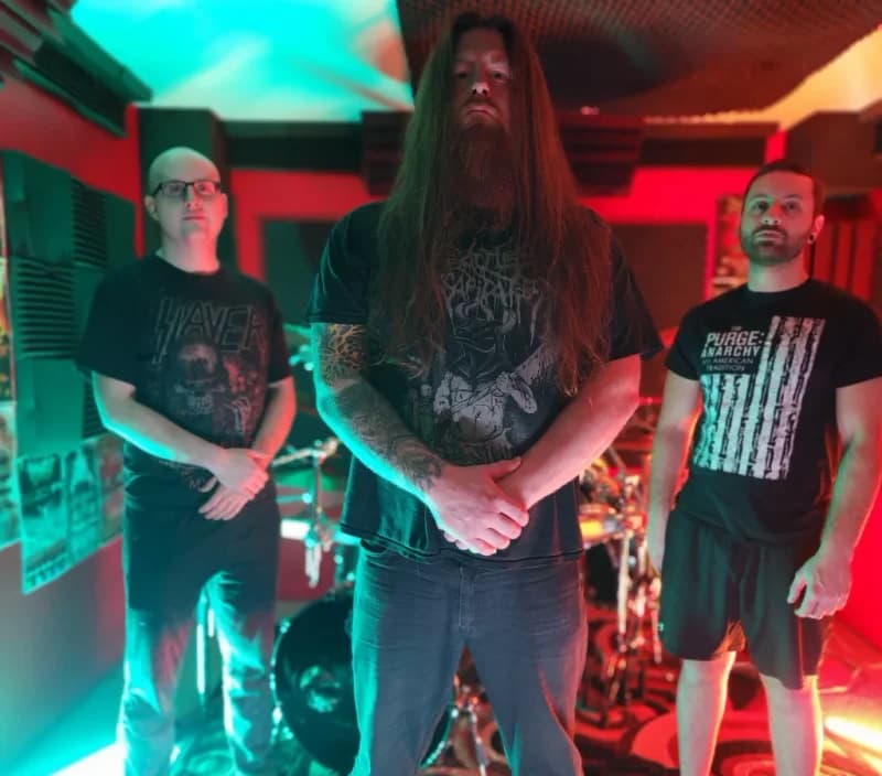 Display of Decay sirve un fresco corte de death metal con The Butcher