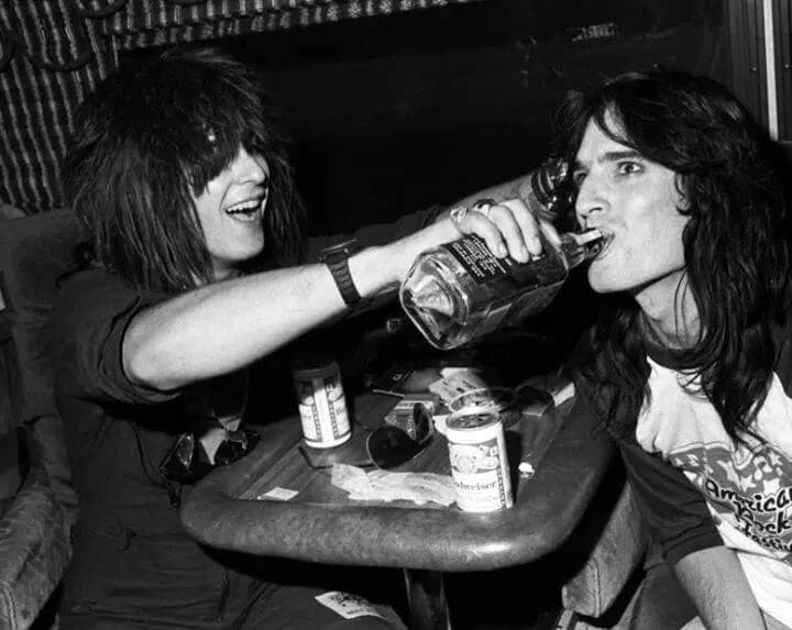 Groupies, drogas y excesos: las historias más salvajes del metal de los 80.