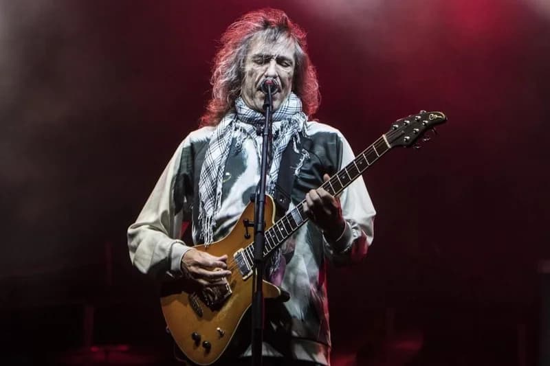 Muere Robe Iniesta, alma de Extremoduro y poeta del rock urbano, a los 63 años