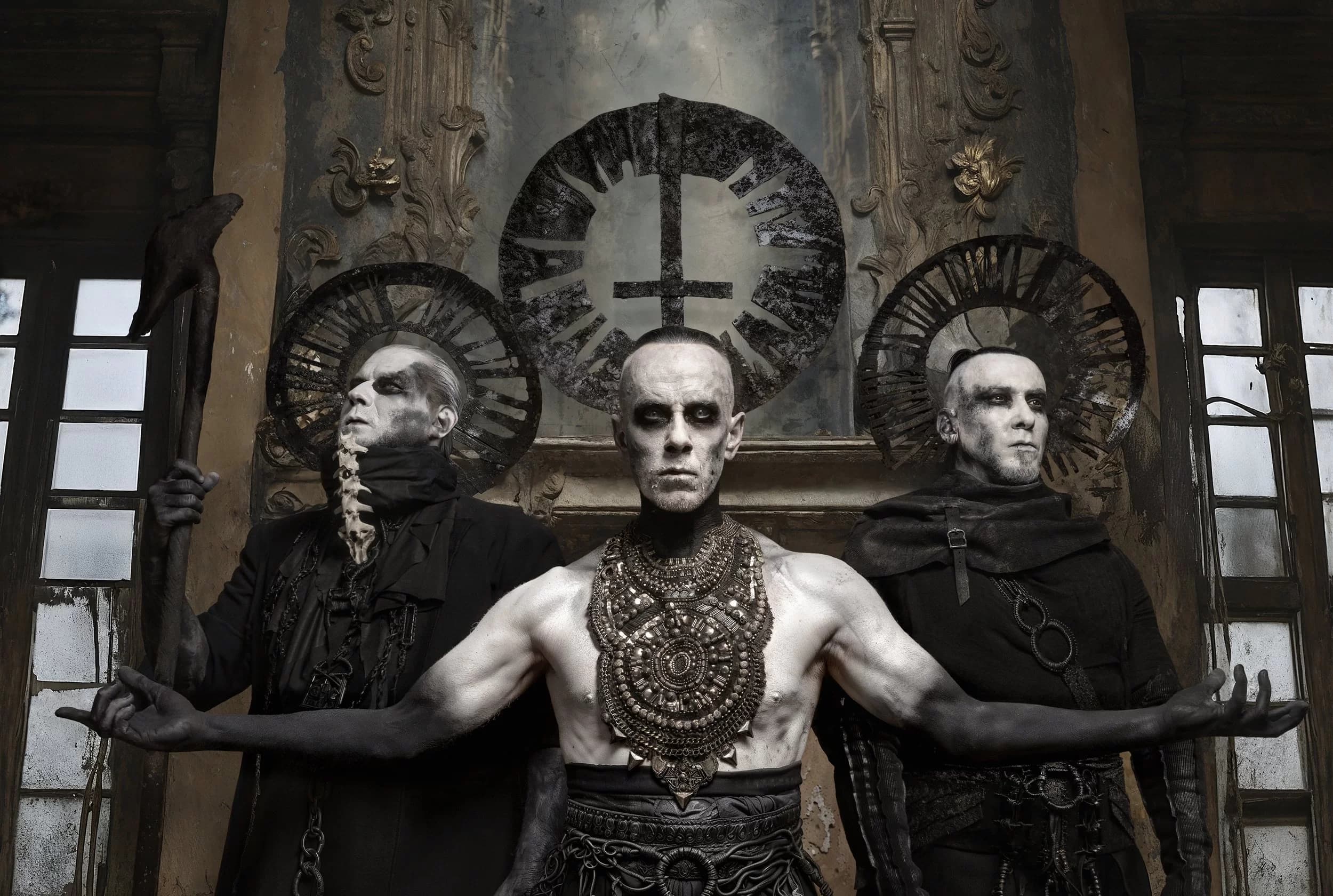 BEHEMOTH rinde homenaje a BATHORY con su nueva versión de 'The Return Of Darkness And Evil'