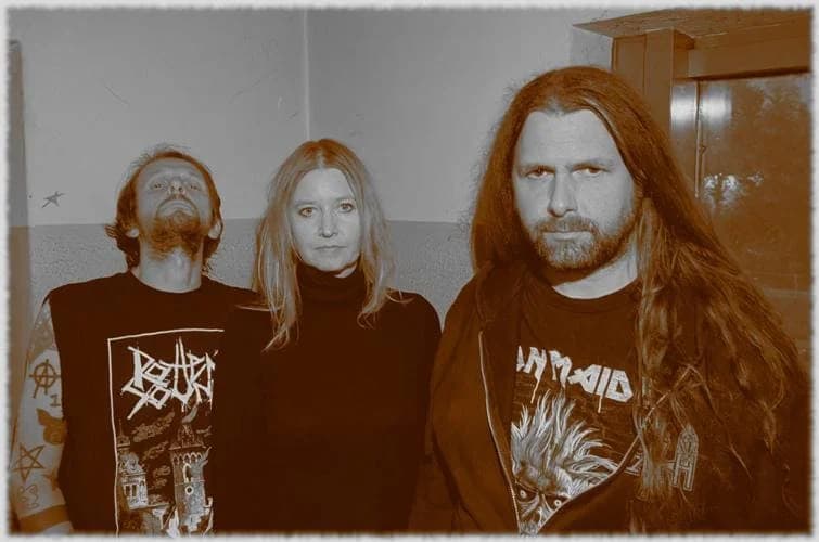 Casket anuncia “In The Long Run We Are All Dead”: nihilismo contemporáneo en clave extrema